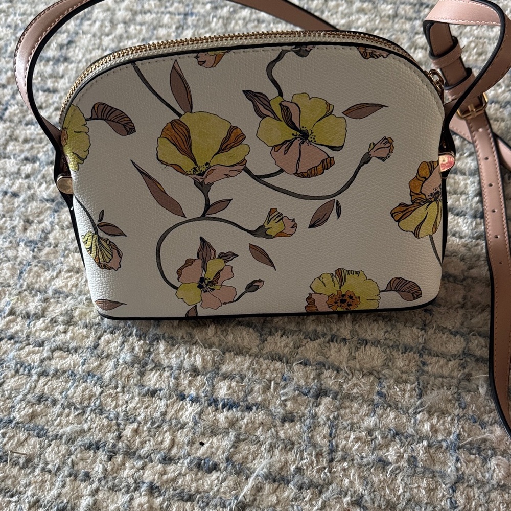 a new day Floral Crossbody Bag - White and Yellow - Picture 3 of 5